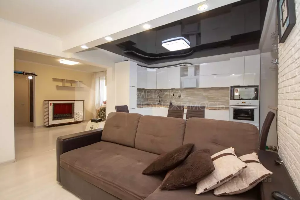 3-к кв. Тюменская область, Тюмень Заречный проезд, 37 (98.0 м) - Фото 1