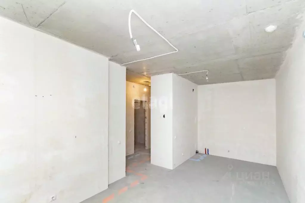 1-к кв. Тюменская область, Тюмень ул. 50 лет Октября, 63Г (39.7 м) - Фото 2