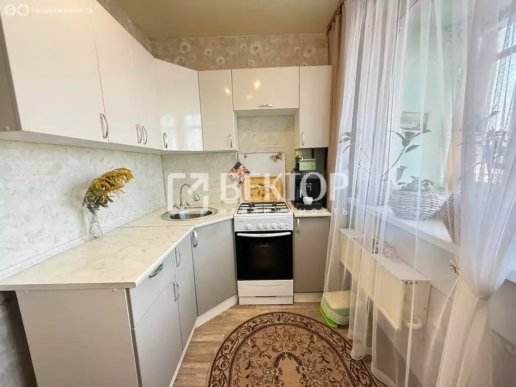 3-комнатная квартира: село Ново-Талицы, Школьная улица, 15 (68.3 м) - Фото 1