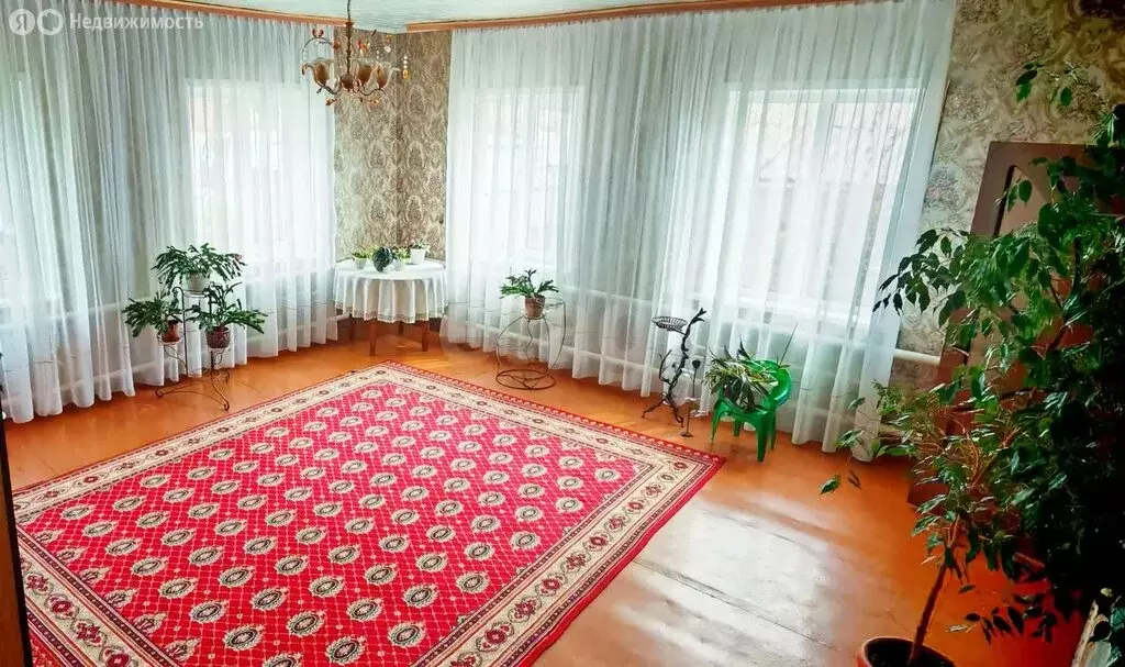 Дом в Погар, улица 40 лет Освобождения Брянщины (108.2 м) - Фото 1