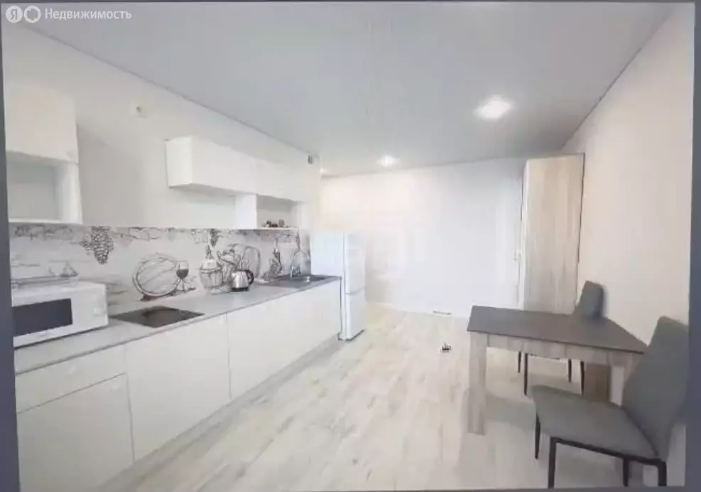 Квартира-студия: Тюмень, улица Первооткрывателей, 2 (25 м) - Фото 1