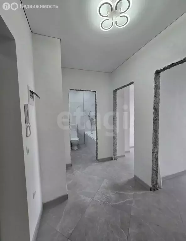 Квартира-студия: Тюмень, Таёжная улица, 2 (31.7 м) - Фото 2