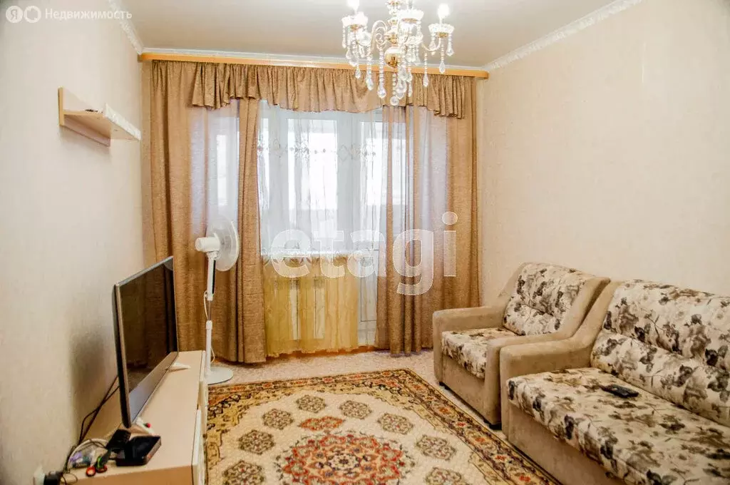 3-комнатная квартира: Тобольск, улица Хохрякова, 9 (71.4 м) - Фото 1