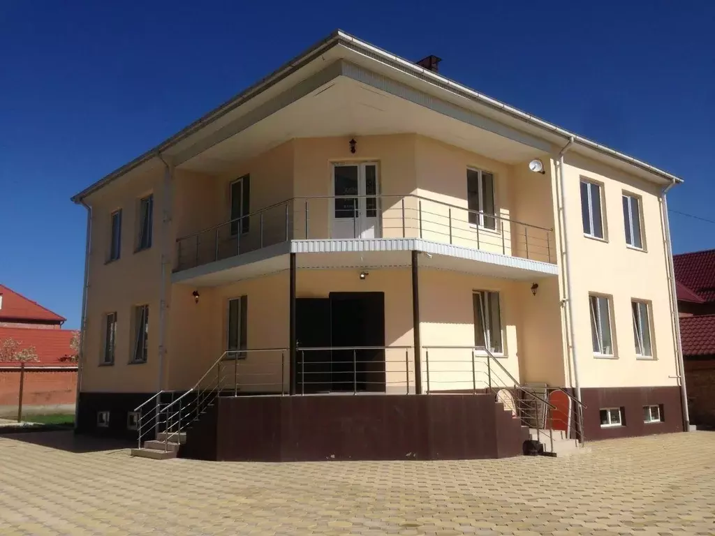Дом в Кабардино-Балкария, Нальчик ул. Куашева (400 м) - Фото 0