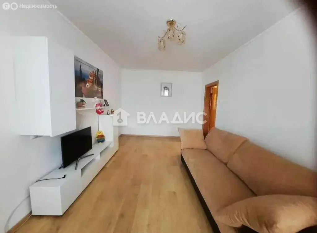 3-комнатная квартира: Белгород, улица 5 Августа, 27к1 (71.3 м) - Фото 1