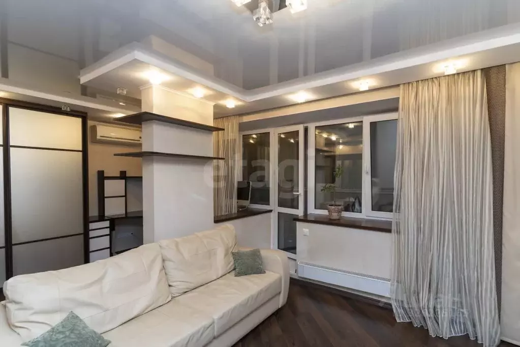 1-к кв. Тюменская область, Тюмень ул. Василия Гольцова, 10 (49.0 м) - Фото 1