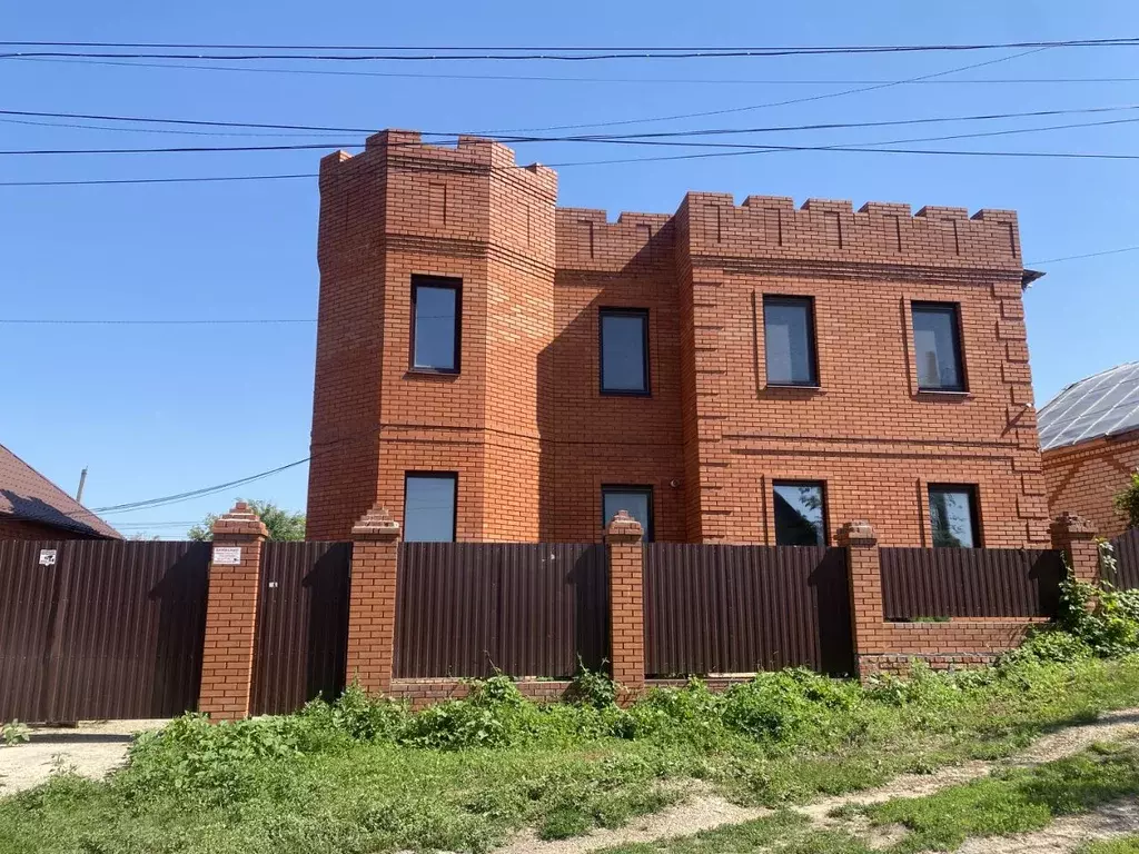 Дом в Саратовская область, Энгельс ул. Мичурина, 55 (200 м) - Фото 2