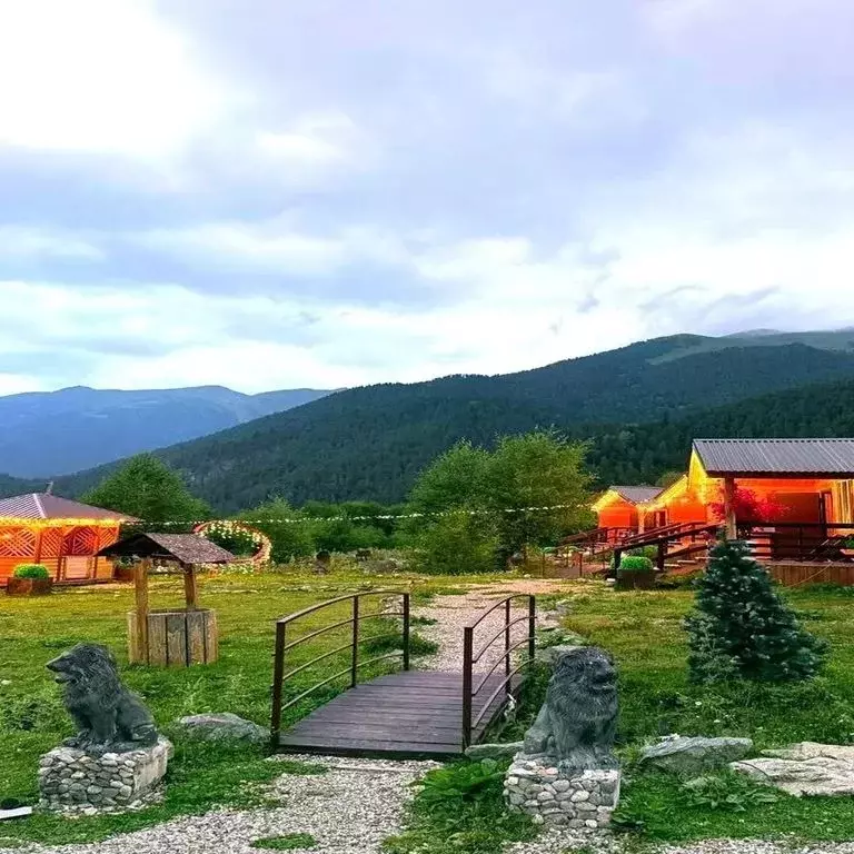 Дом в Карачаево-Черкесия, Зеленчукский район, с. Архыз ул. Банковская, ... - Фото 2