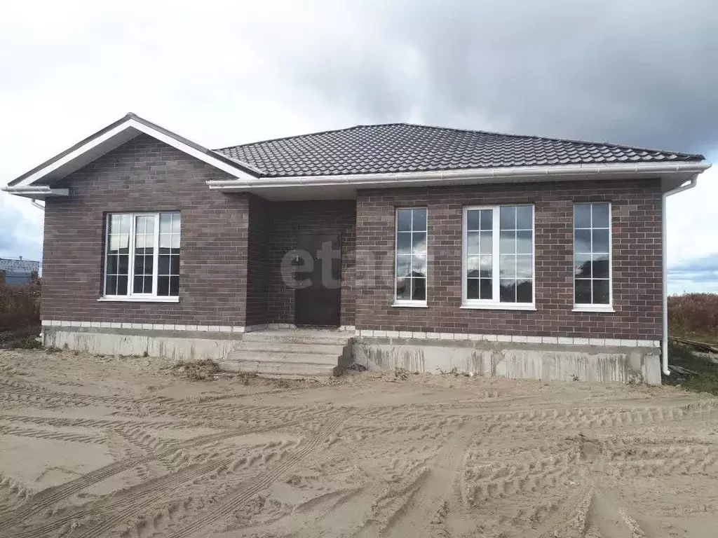 Дом в Брянская область, Брянский район, Отрадненское с/пос, с. ... - Фото 1