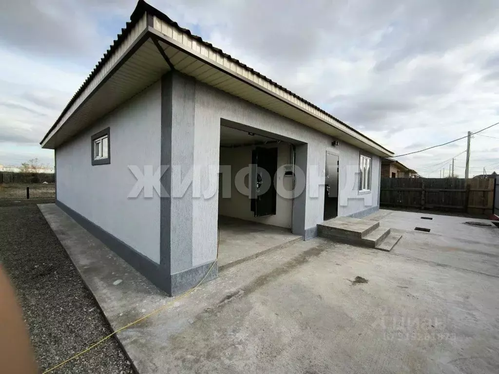 Дом в Хакасия, Усть-Абаканский район, пос. Тепличный ул. Камская (140 ... - Фото 1