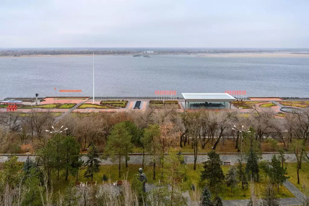 1-к кв. Волгоградская область, Волгоград ул. Маршала Чуйкова, 37 (60.0 ... - Фото 1