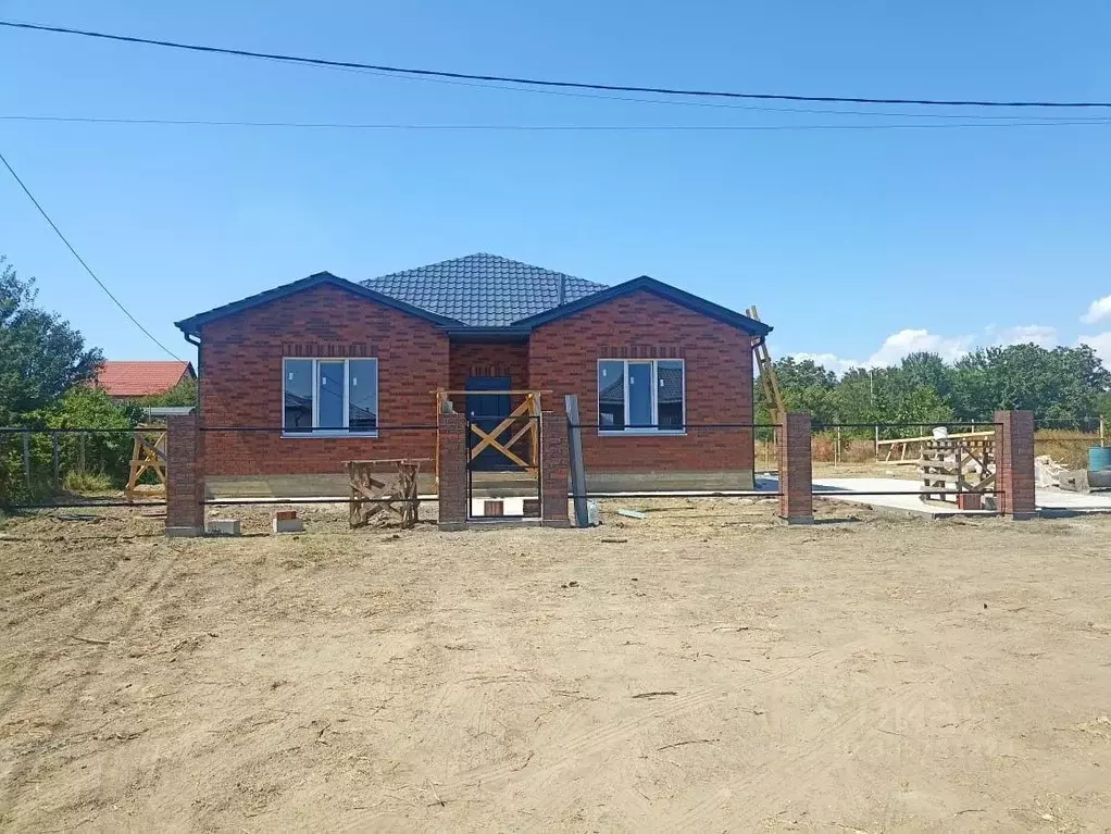 Дом в Адыгея, Тахтамукайский район, Козет аул Кубаньстроевская ул. ... - Фото 0