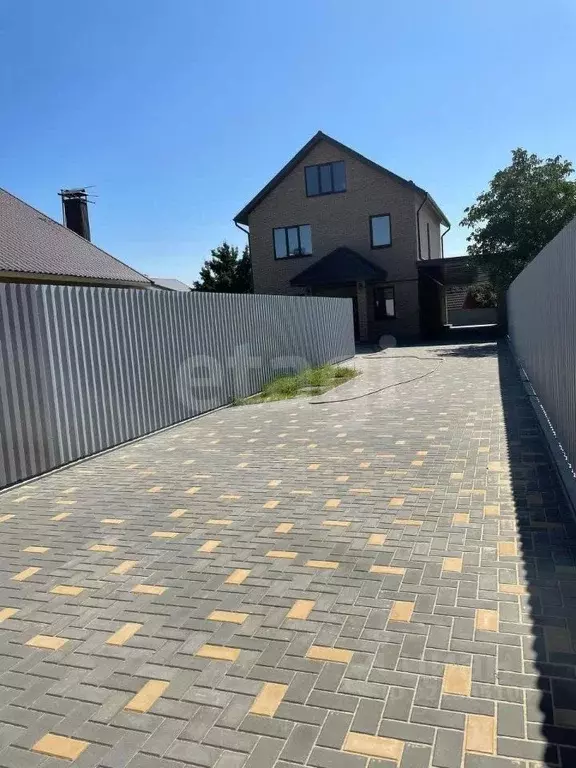 Дом в Воронежская область, Воронеж ул. 5-й Танковой Армии, 14 (350 м) - Фото 1