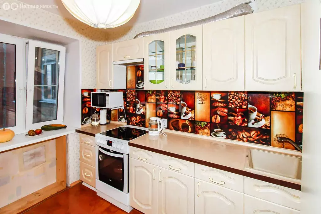 3-комнатная квартира: Тюмень, Ямская улица, 76 (73.8 м) - Фото 1