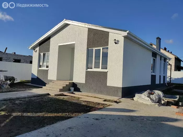 Дом в Ростов-на-Дону, Особенная улица (100 м) - Фото 1