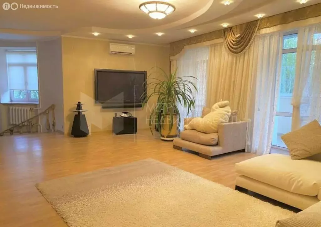 5-комнатная квартира: Тюмень, улица Республики, 156к1 (498 м) - Фото 0