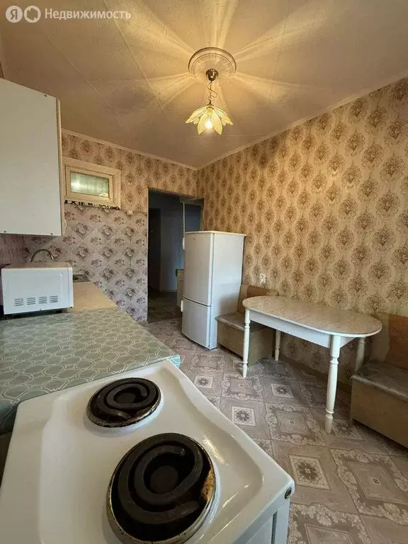 3-комнатная квартира: посёлок городского типа Новокручининский, ... - Фото 2