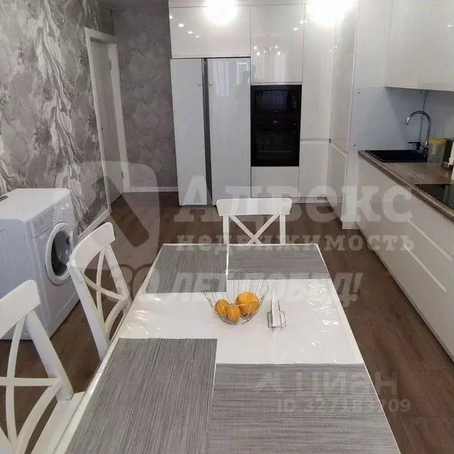 3-к кв. Тюменская область, Тюмень ул. Павла Шарова, 9 (86.7 м) - Фото 2