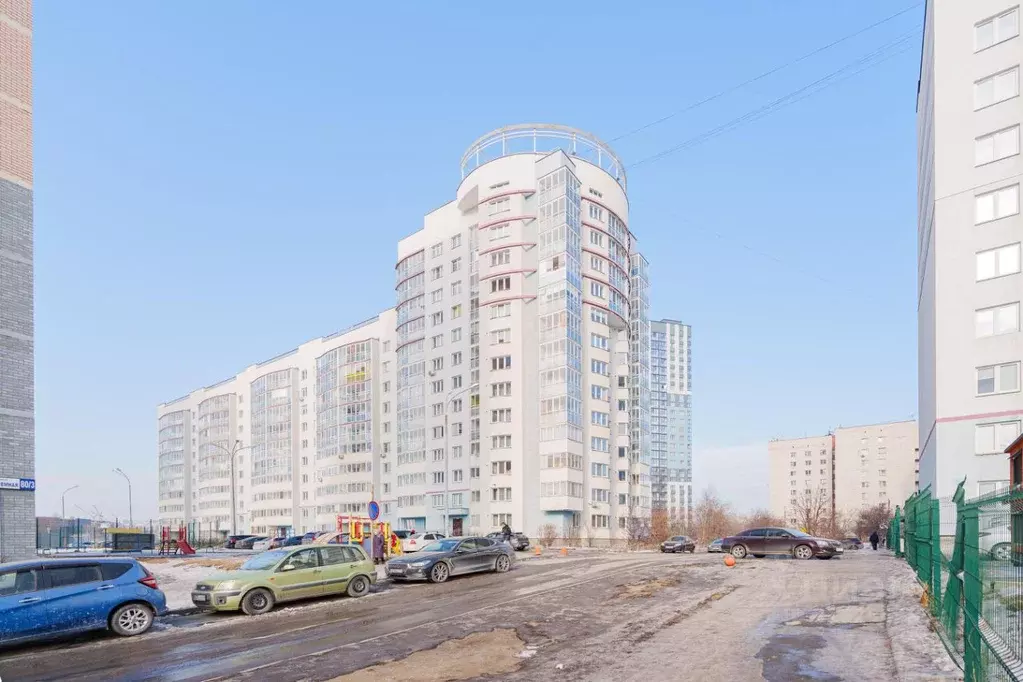 3-к кв. Свердловская область, Екатеринбург ул. Просторная, 87 (87.4 м) - Фото 0