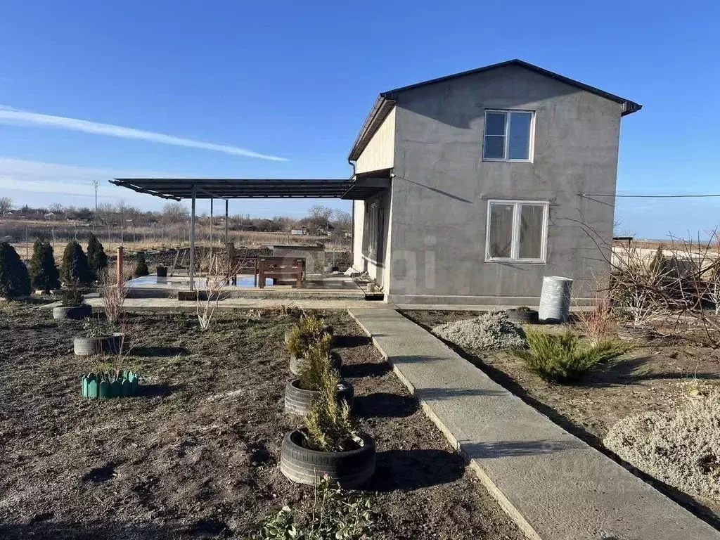 Дом в Ростовская область, Азовский район, Круглянское с/пос, с. ... - Фото 1