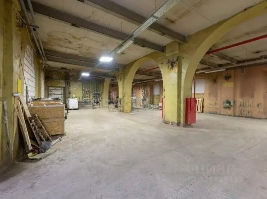 Торговая площадь в Санкт-Петербург ул. Комсомола, 2 (2232 м) - Фото 1