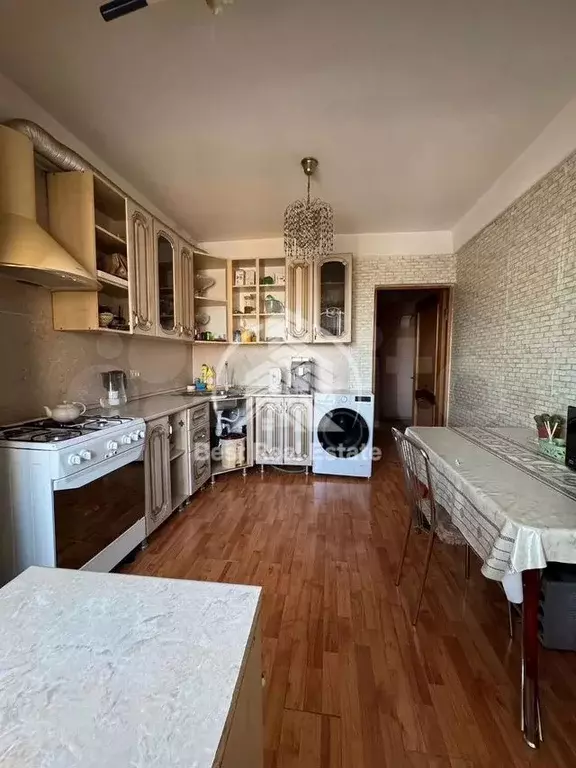 4-к. квартира, 100 м, 4/10 эт. - Фото 1