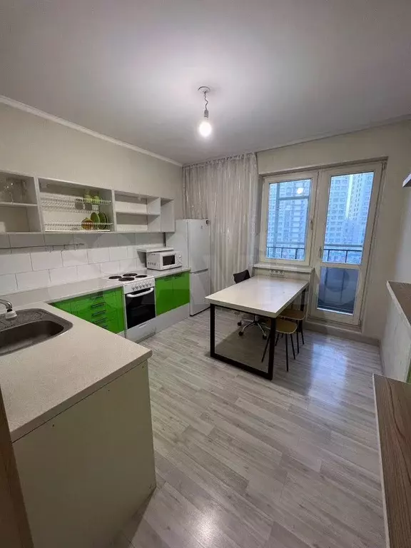 2-к. квартира, 60 м, 6/17 эт. - Фото 1