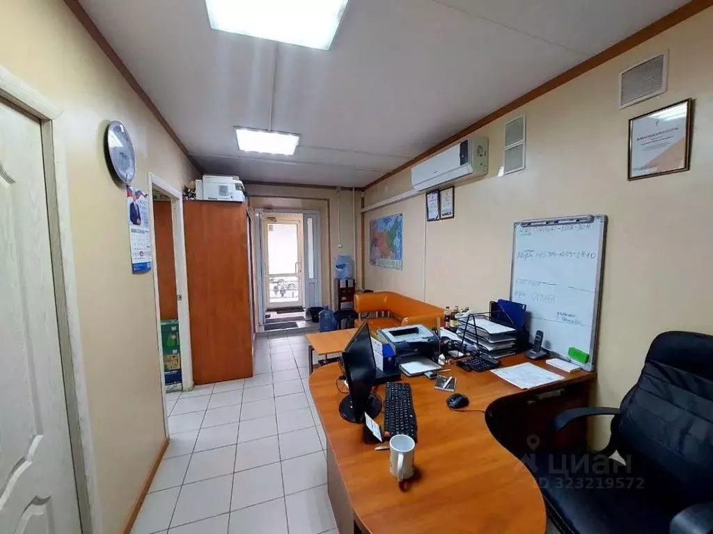 Помещение свободного назначения в Удмуртия, Ижевск Школьная ул., 8 (42 ... - Фото 0