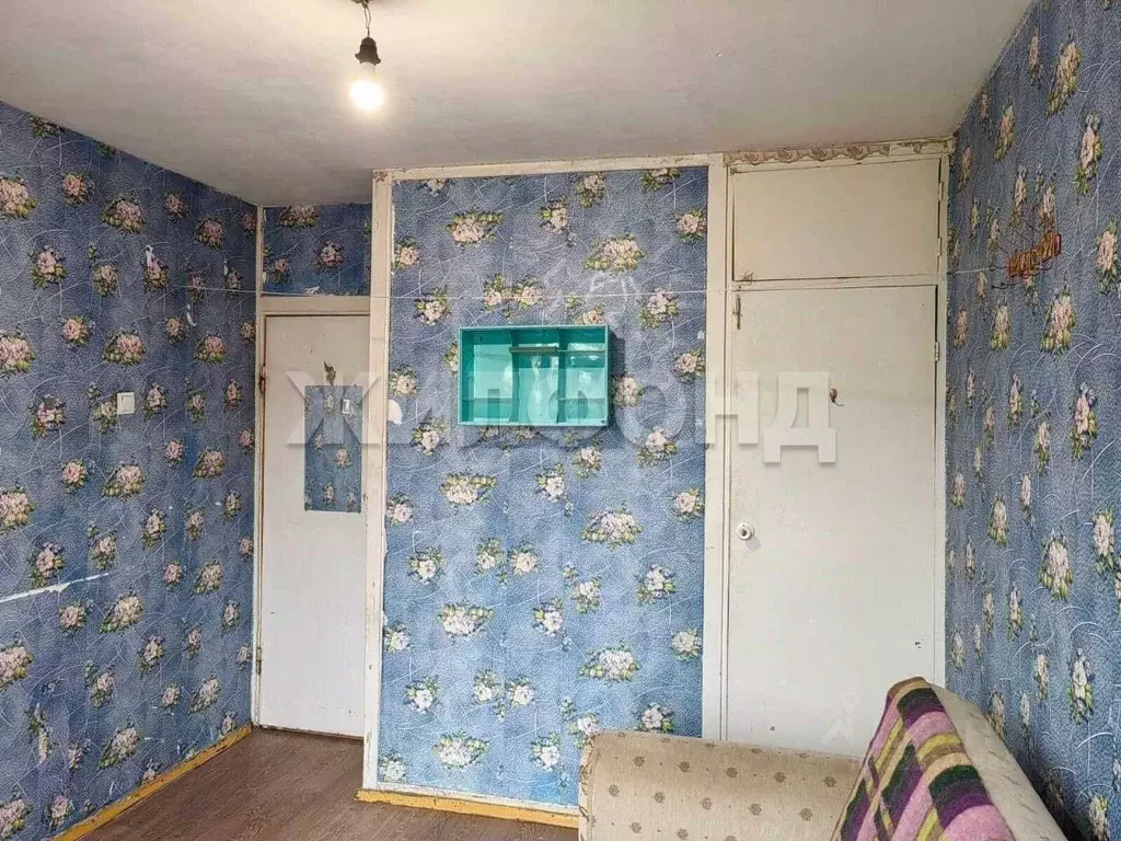 Комната Новосибирская область, Новосибирск ул. Толбухина, 25 (11.4 м) - Фото 1
