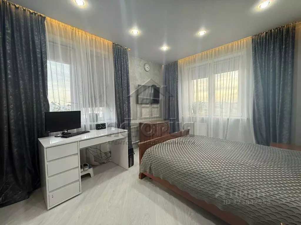 3-к кв. Красноярский край, Красноярск ул. Авиаторов, 43 (72.1 м) - Фото 2