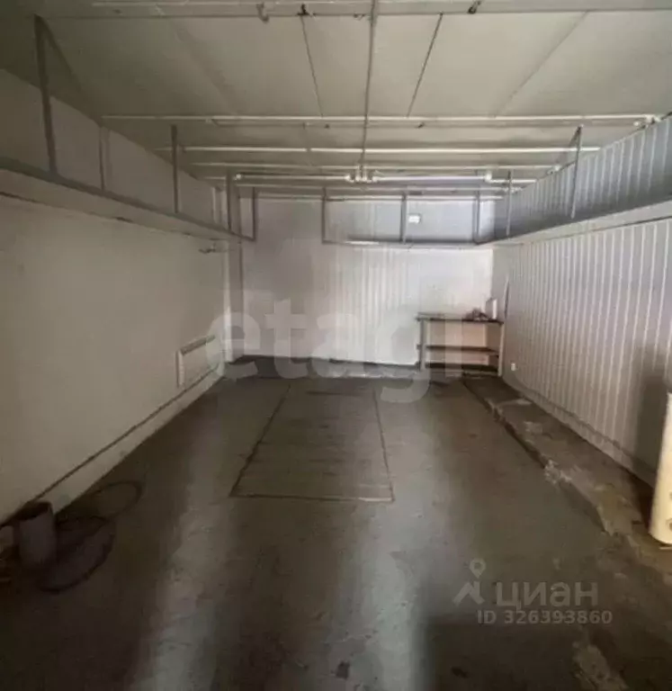 Гараж в Красноярский край, Красноярск ул. Урицкого, 47 (30 м) - Фото 1