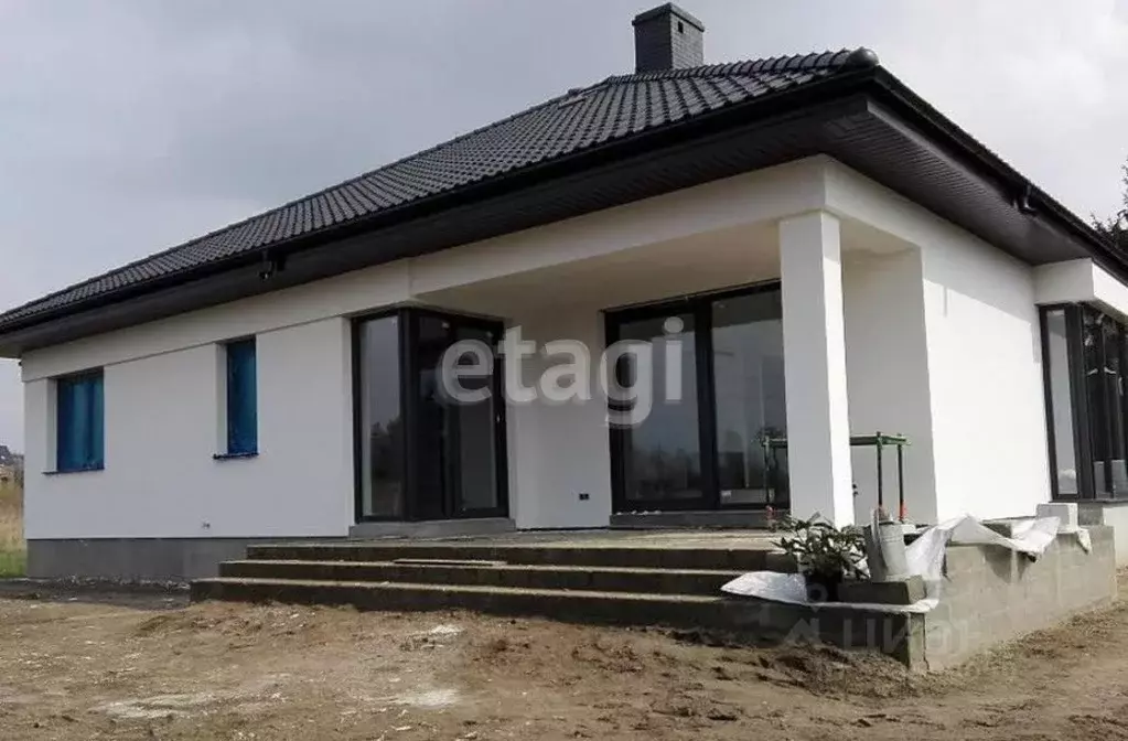 Дом в Курская область, Курский район, Нижнемедведицкий сельсовет, д. ... - Фото 0