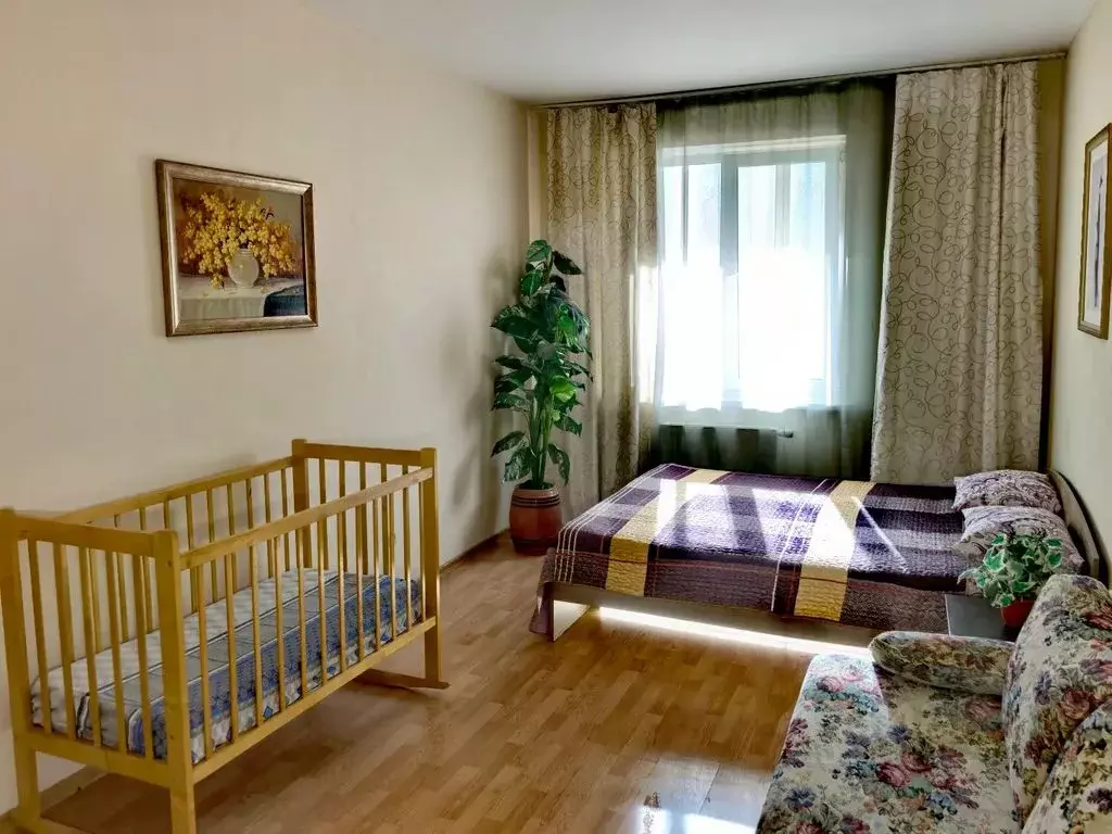 2-к кв. Свердловская область, Екатеринбург ул. 8 Марта, 167 (75.0 м) - Фото 1
