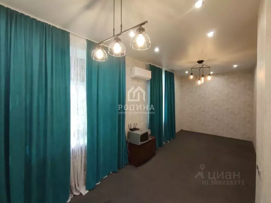 3-к кв. Хабаровский край, Комсомольск-на-Амуре ул. Калинина, 24 (63.1 ... - Фото 0