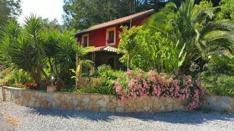 Beautiful 3 Bedroom Country House Plus Guesthouse in Puente Viesgo . - Фото 1
