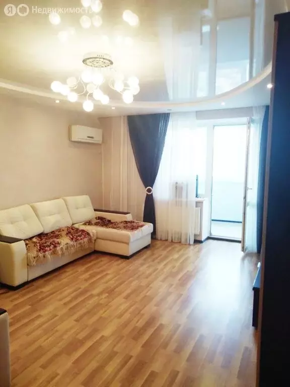 3-комнатная квартира: Волгоград, проспект Маршала Жукова, 88 (71 м) - Фото 0