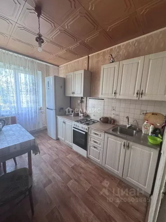 3-к кв. Волгоградская область, Волгоград ул. 8-й Воздушной Армии, 30 ... - Фото 0