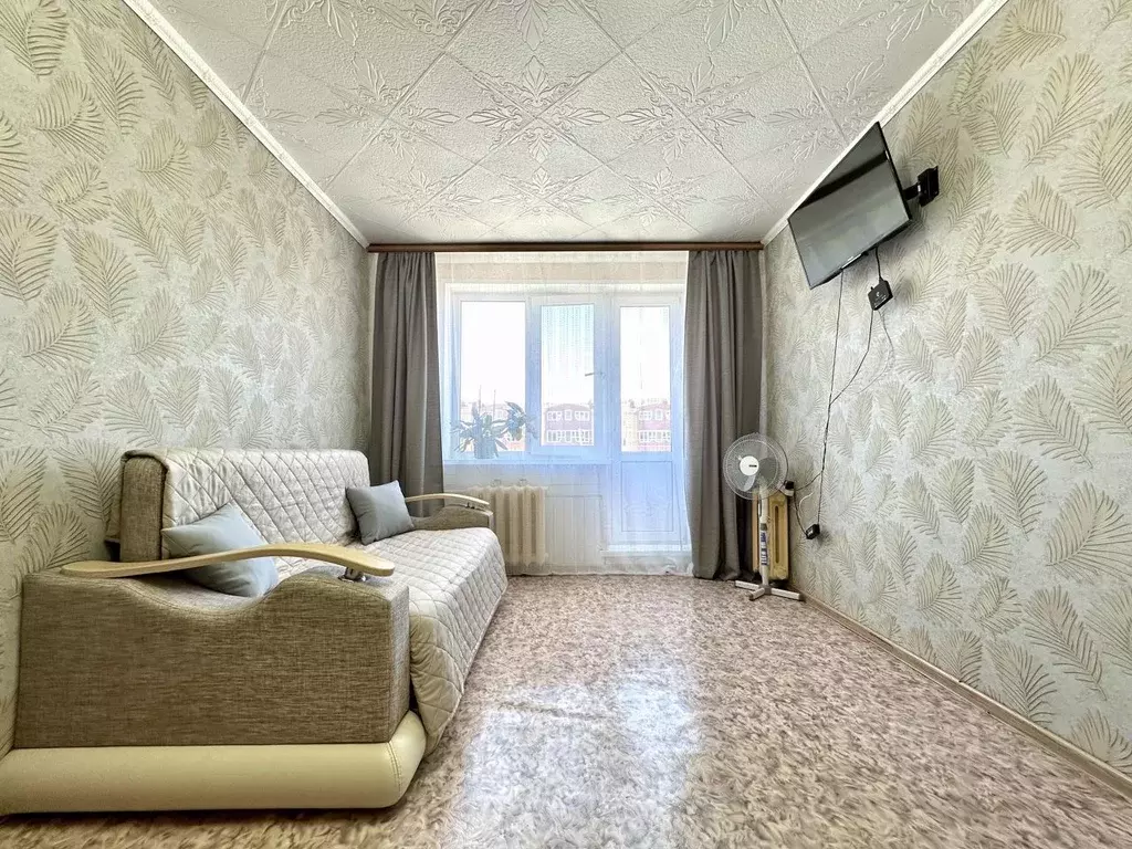 1-к кв. Тюменская область, Тобольск 10-й мкр, 9 (35.0 м) - Фото 1