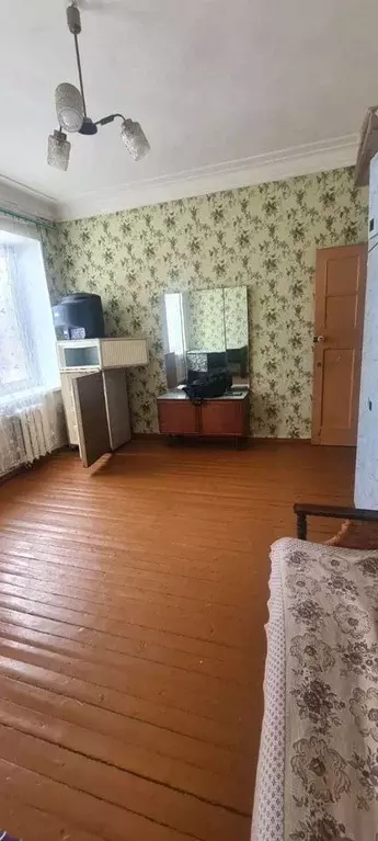 Комната Ленинградская область, Луга Киевская ул., 74 - Фото 1