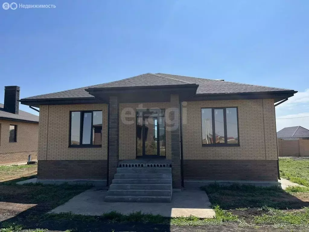 Дом в Тукаевский район, деревня Азьмушкино, Мирная улица (140 м) - Фото 2