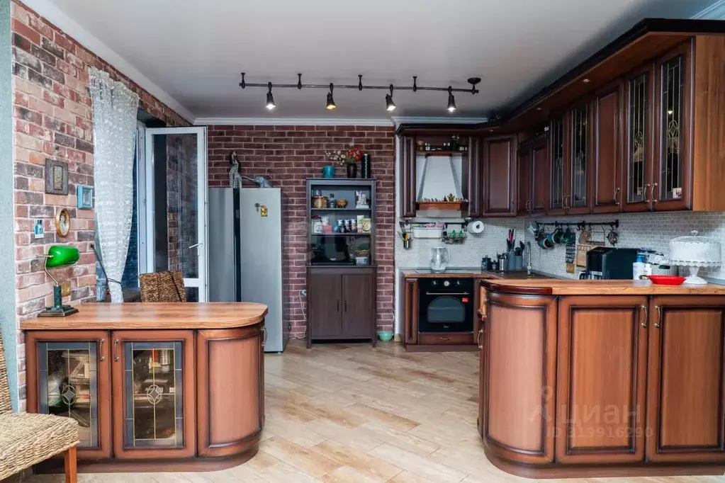 3-к кв. Башкортостан, Уфа Комсомольская ул., 105 (87.5 м) - Фото 1