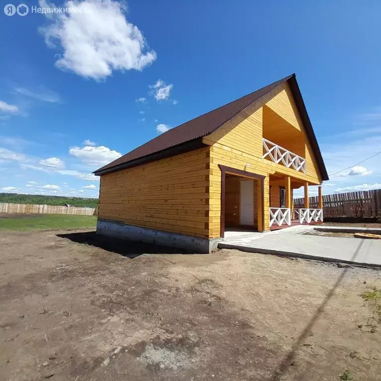 Дом в село Урик, Российская улица (180 м) - Фото 1