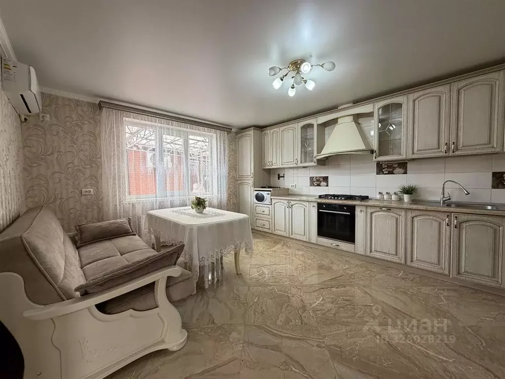 Дом в Краснодарский край, Тимашевский район, Медведовское с/пос, ... - Фото 1