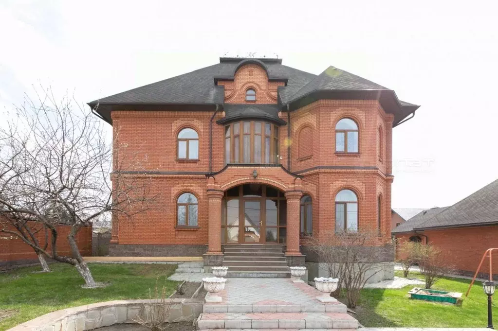 Дом в Татарстан, Лаишевский район, Столбищенское с/пос, с. Усады ул. ... - Фото 1