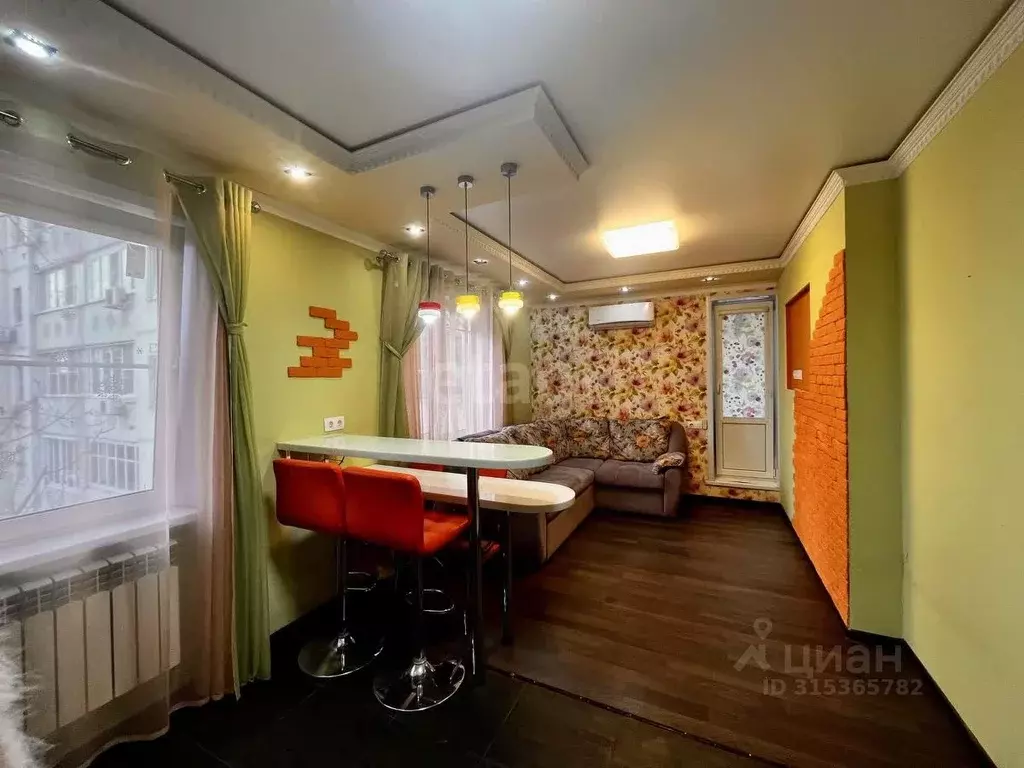 2-к кв. Астраханская область, Астрахань Звездная ул., 7к3 (49.8 м) - Фото 1