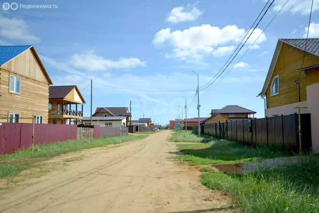 Дом в Жатай, рабочий посёлок Жатай, улица имени Е.Л. Чистякова (200 м) - Фото 1
