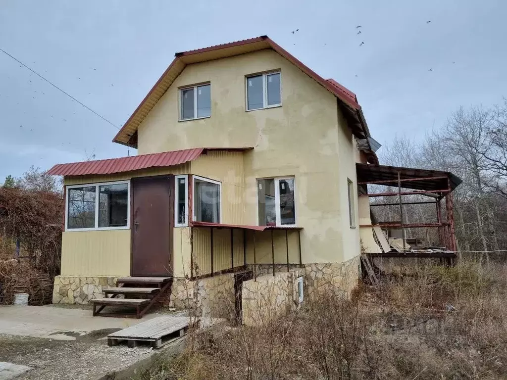 Дом в Саратовская область, д. Долгий Буерак, Новь СНТ 194 (160 м) - Фото 1
