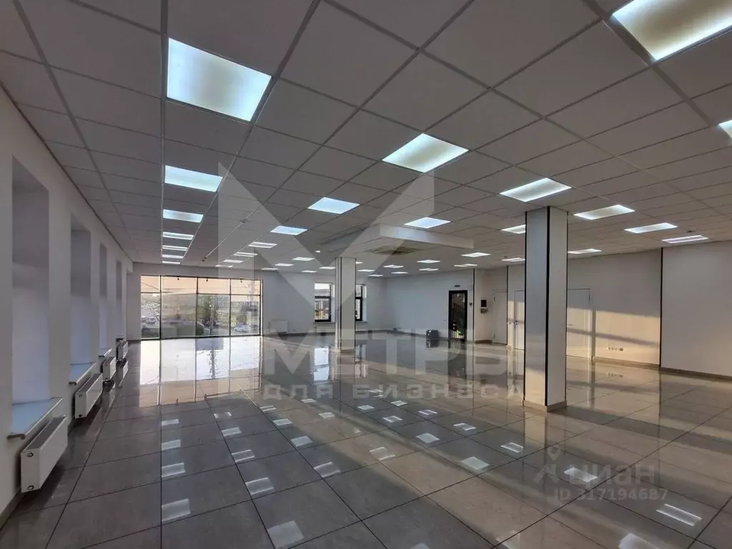 Офис в Краснодарский край, Краснодар ул. Красных Партизан, 541/1 (210 ... - Фото 1