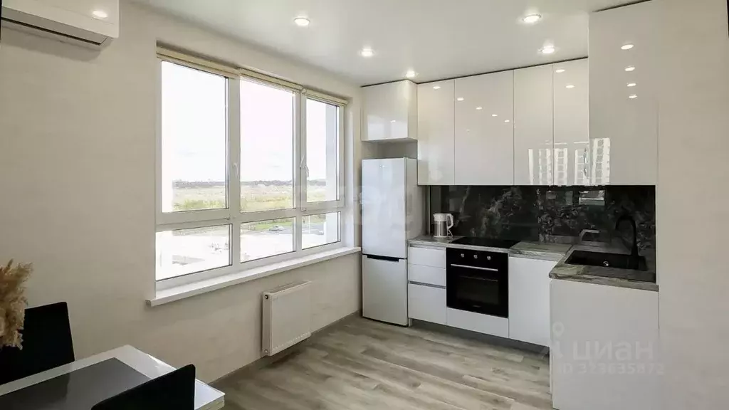 2-к кв. Тюменская область, Тюмень ул. Краснооктябрьская, 4Ак2 (57.1 м) - Фото 2