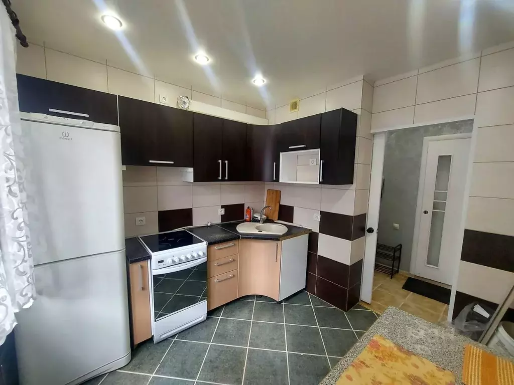 2-к кв. Омская область, Омск Иркутская ул., 3 (50.0 м) - Фото 1